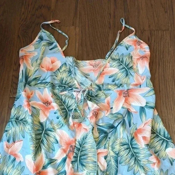 Bathing suit Cover Up - Picture 1 of 10